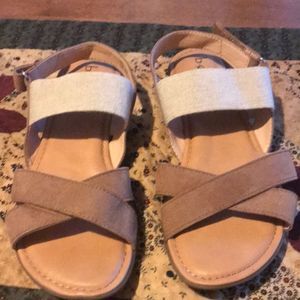 NWOT b.o.c clothe sandles